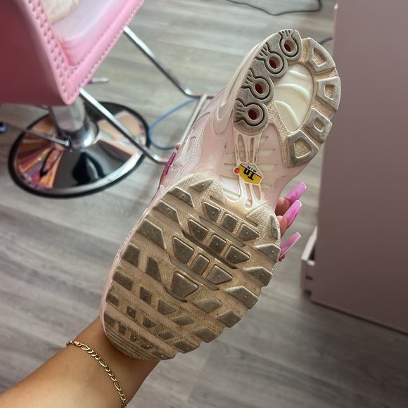 8.5 - Picture 3 of 3